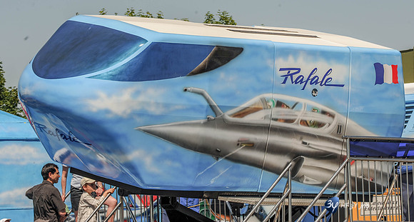 201106-rochefort-avion-fete-aviation-militaire-patrouille-DSC_8154
