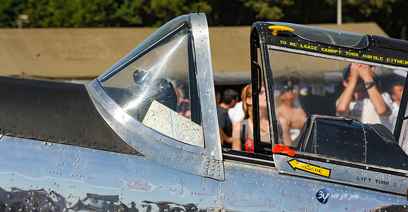 201106-rochefort-avion-fete-aviation-militaire-patrouille-DSC_8303