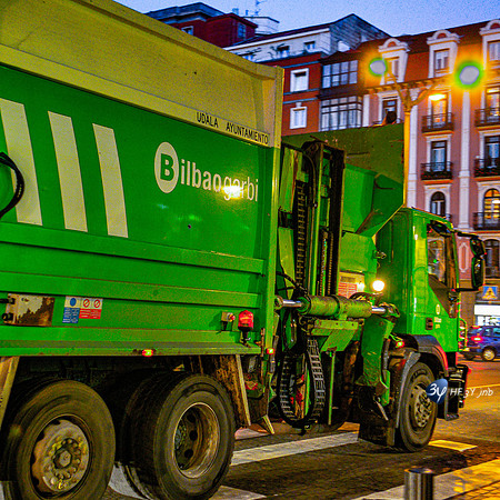 20170102-espagne-camion-poubelle-bilbao_6D48384_5976