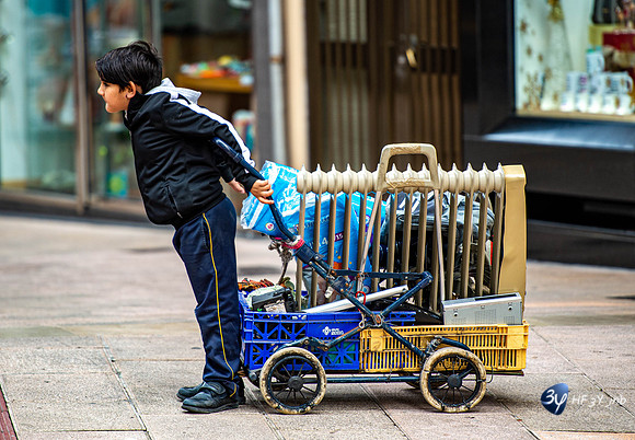 20170104-enfant-garçon-rue-santander_6D48445_6031