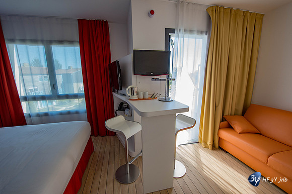 20120731-hotel-LR-design-rochelle-_JNB1369